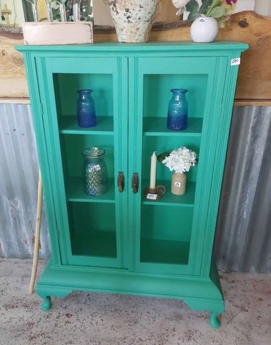 Emerald green display - green,